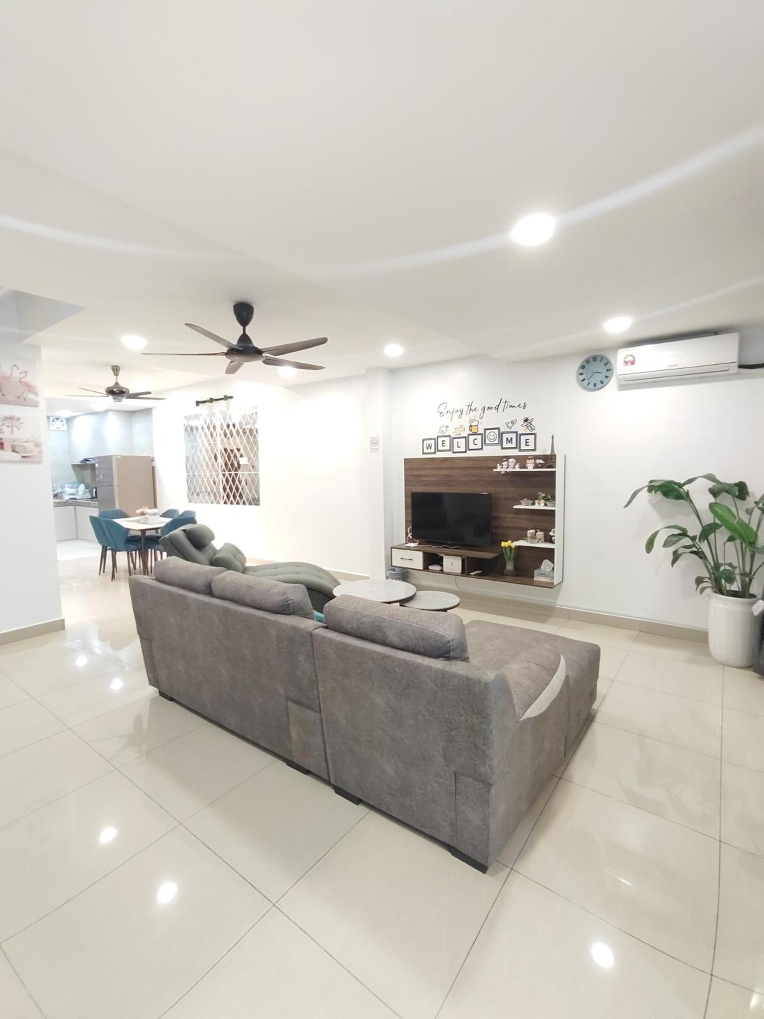 232 Permai Duyung Family Gathering